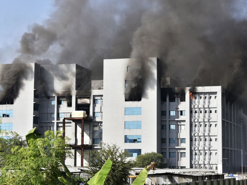 Cinco muertos tras incendio en Serum Institute of India