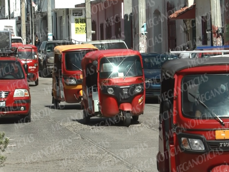 Circulan en Juchitán mototaxis con calcomanías falsas