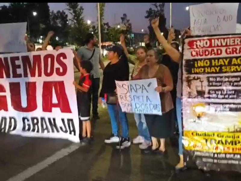Ciudad Granja cumplen tres días de manifestaciones por falta de agua