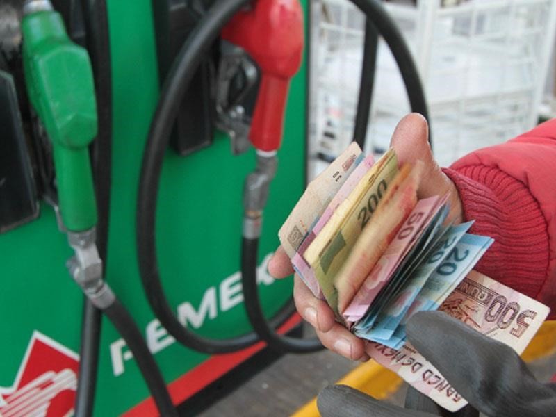 Ciudadanía exige litros completos de gasolina