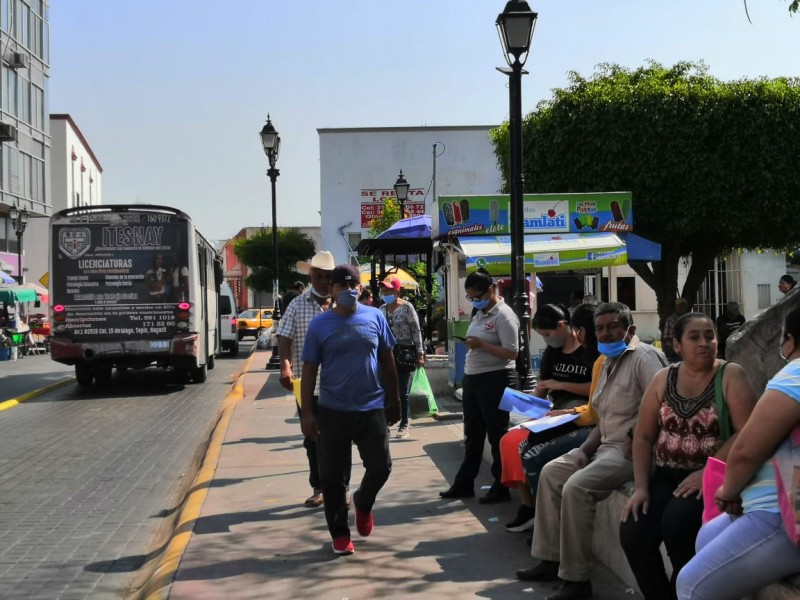 Ciudadanía ignora las medias  sanitarias en el transporte público