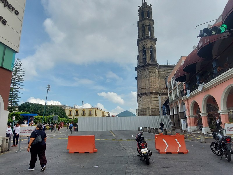 Ciudadanos arriesgan sus vidas, burlan valla perimetral en Catedral