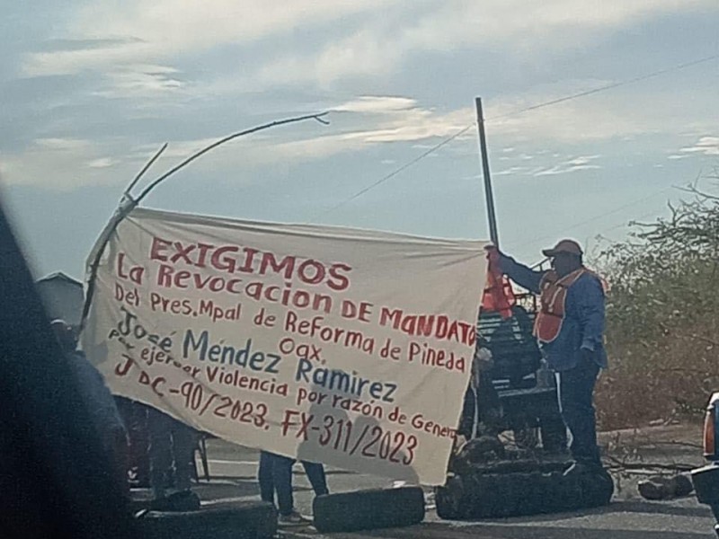 Ciudadanos de Reforma de Pineda señalan a edil por violencia