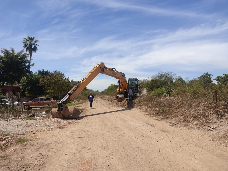 Ciudadanos demandan puente provisional en Dren San Joachín