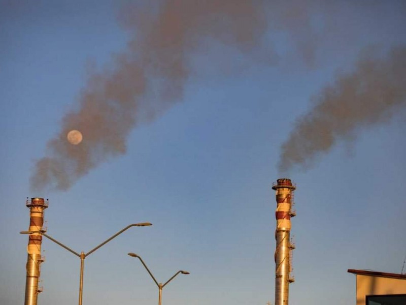 Ciudadanos denuncian a la CFE por contaminar el aire