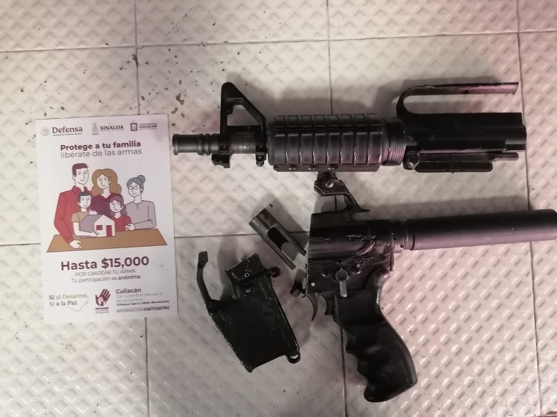 Ciudadanos entregan más de mil armas y explosivos en programa Desarme