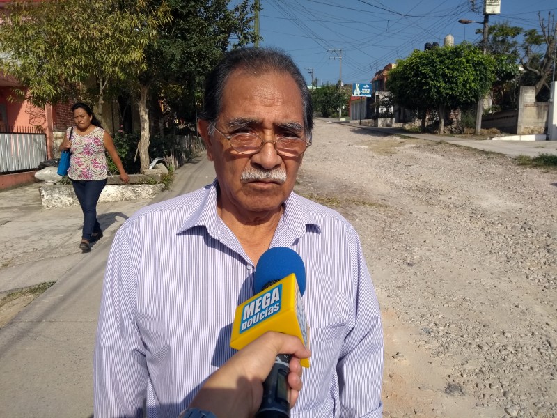 Ciudadanos piden pavimentación de calle