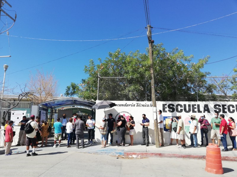 Ciudadanos reportan retraso en vacunación contra Covid-19