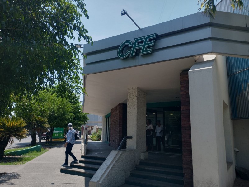 Ciudadanos se quejan por altos recibos de CFE