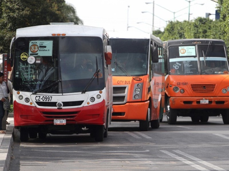 Ciudadanos sin apoyos para el transporte público