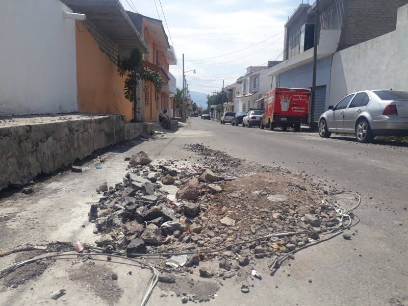 Ciudadanos temen accidentes por baches en Xalisco