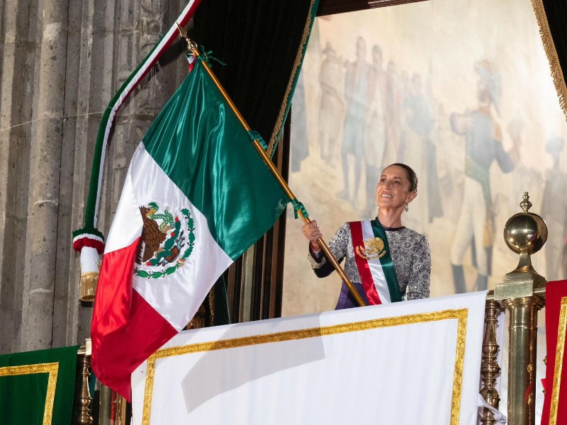 Claudia Sheinbaum, primera mujer en dar Grito de Independencia