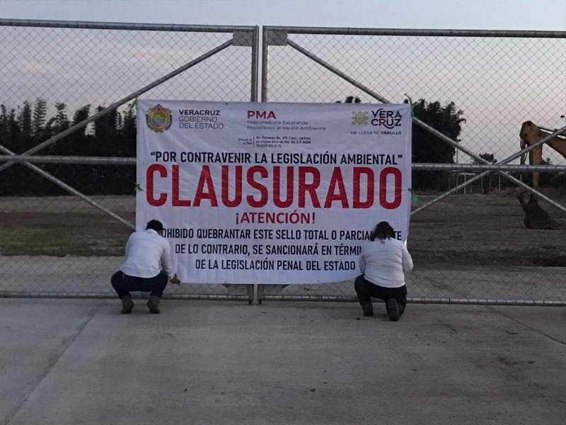 Clausura Procuraduría Estatal del Medio Ambiente, alcoholera en Atoyac.