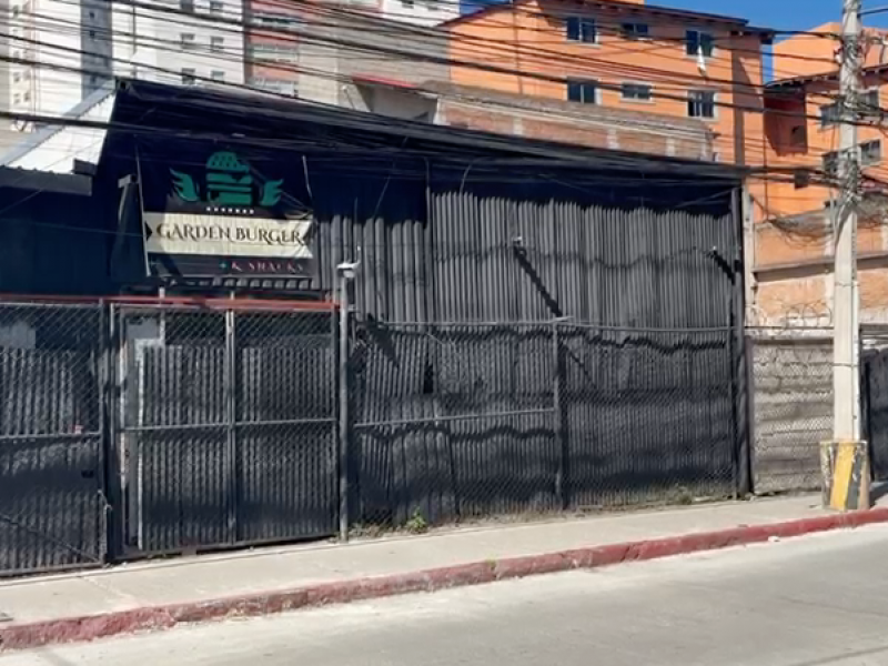 Clausuran bar donde asesinaron a profesor de tenis en Huixquilucan