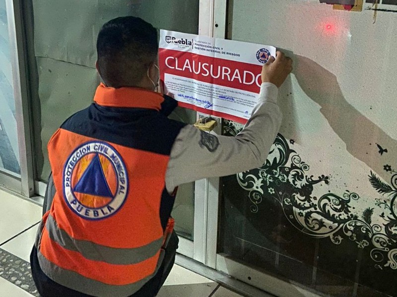 Clausuran bares de Puebla, por no contar con permisos