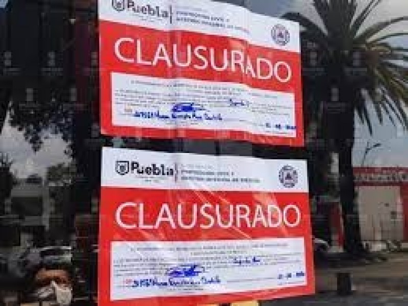 Clausuran bares poblanos por no acatar decreto estatal