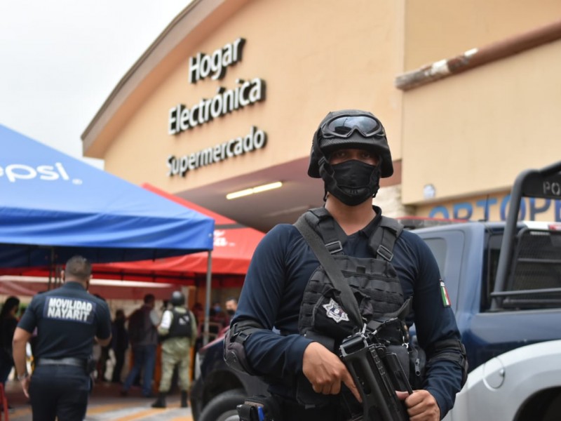Clausuran tiendas comerciales en Tepic por no atender medidas preventivas