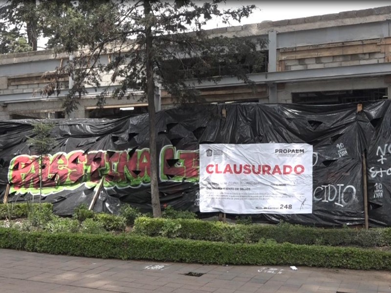 Clausuran construcción de cafetería de franquicia en Paseo Colón