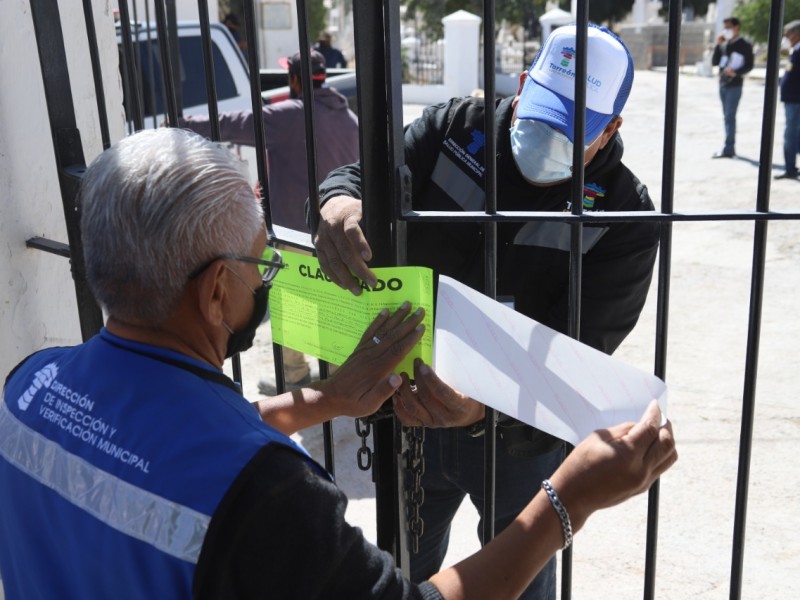 Clausuran panteón por no cumplir medidas sanitarias