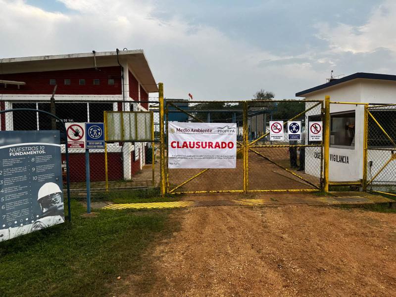 Clausuran parcialmente planta tras derrame de hidrocarburo en Jáltipan