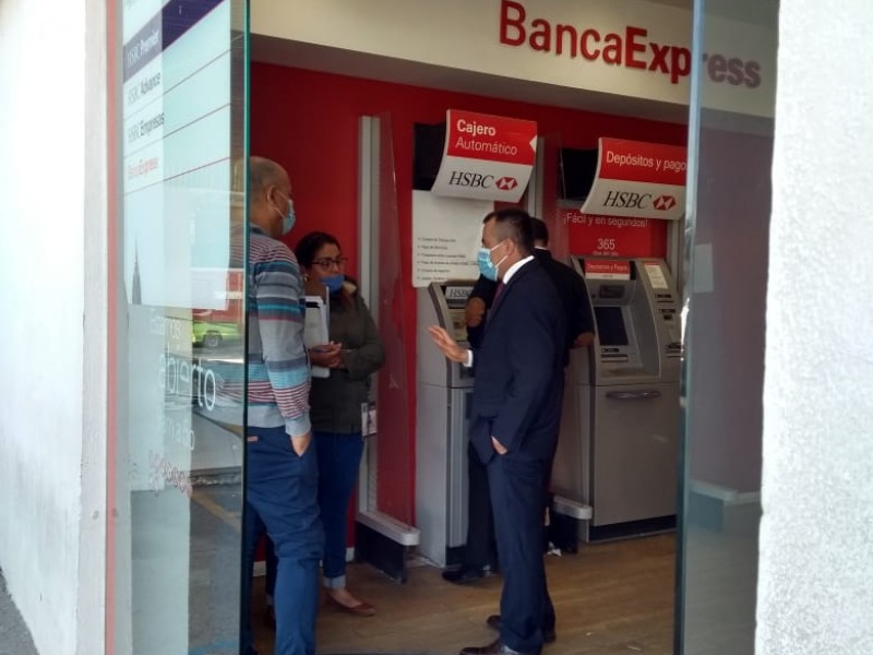 Cliente bancario gana demanda por cargo indebido