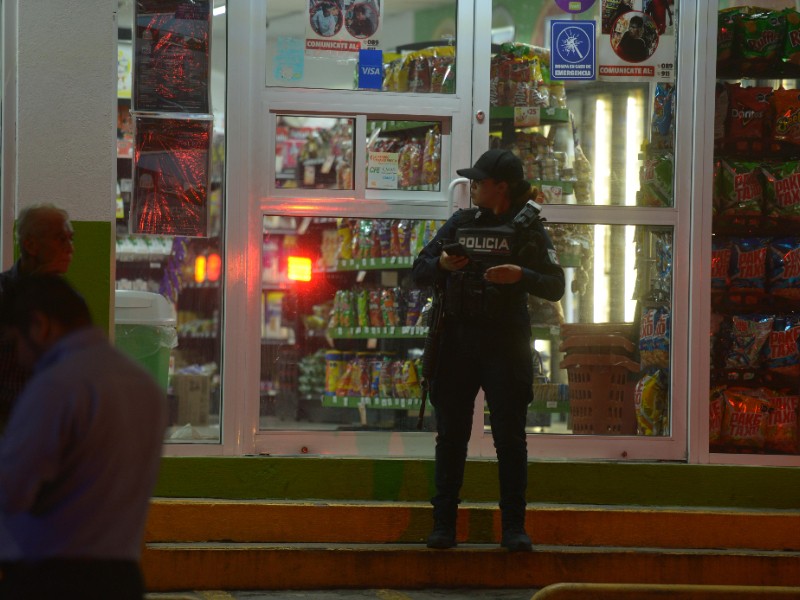 Cliente frustra atraco contra tienda en Xalapa