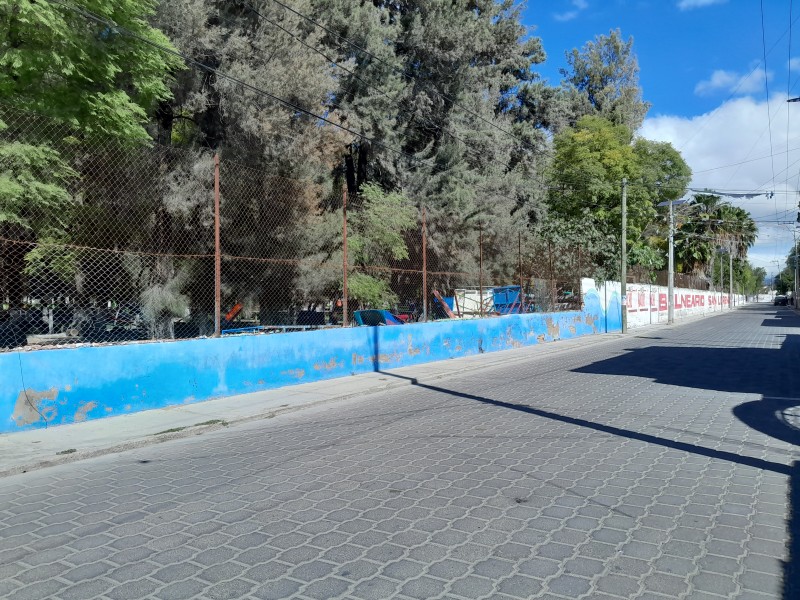 Clima, escasez de agua, disminuyeron al 15% afluencia en balneario