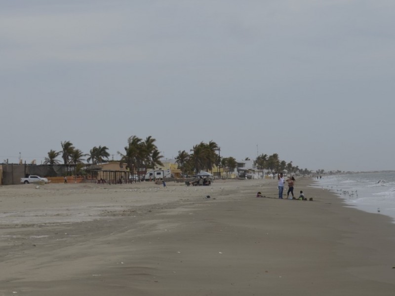 Clima frío aleja turismo en playas de Huatabampo