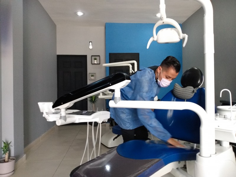 Clínica dental brinda servicio gratuito de urgencias dentales
