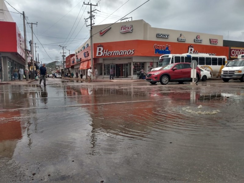 Clorarán las calles de la ciudad por derrames