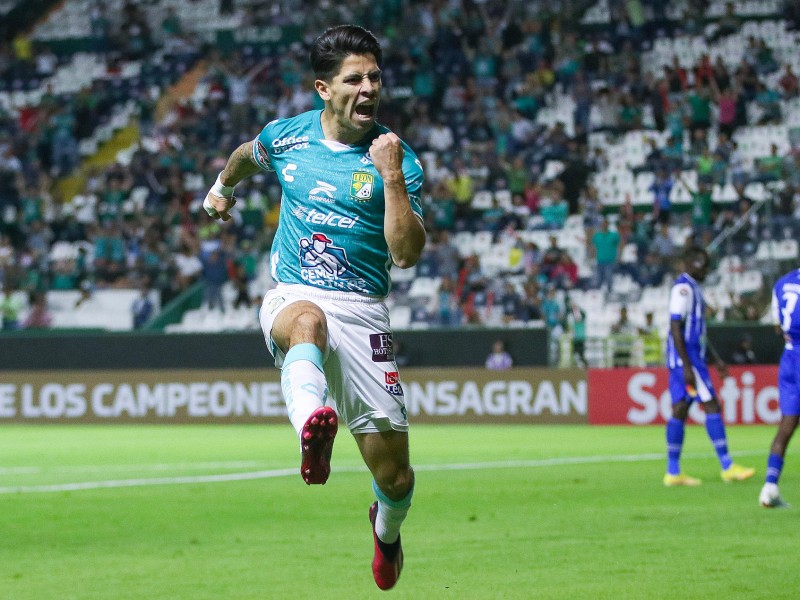 Club León pone un pie en la semifinal de Concachampions