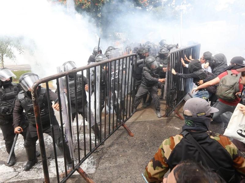 CNDH investiga violencia y posibles actos de tortura en manifestación en Guadalajara