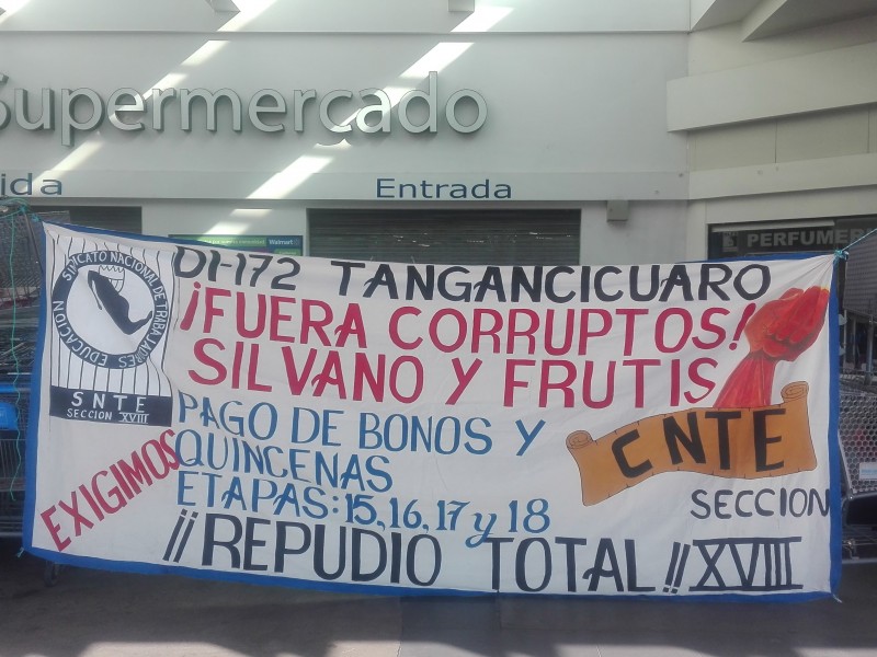CNTE agudiza acciones de protesta, toma centros comerciales