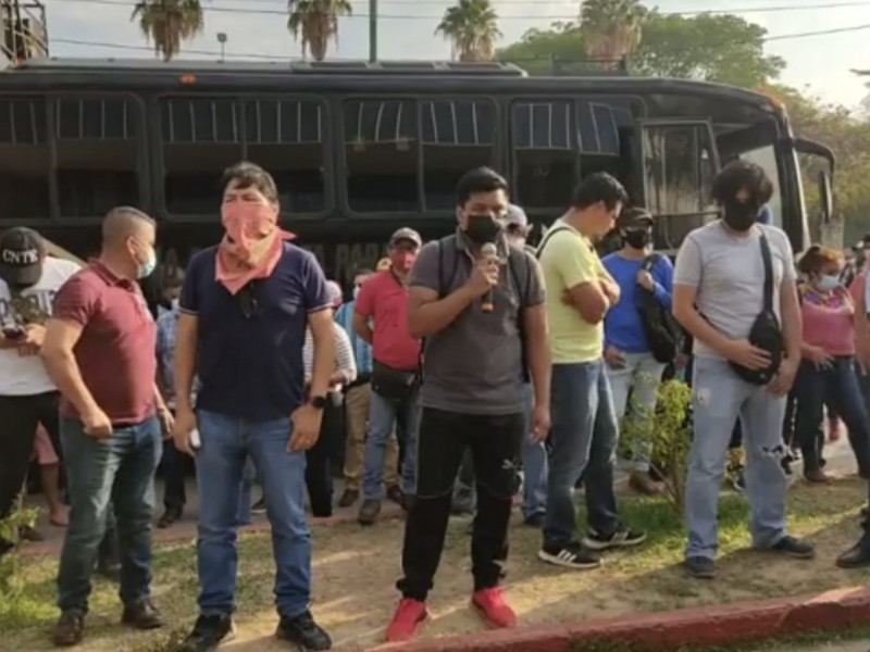 CNTE Chiapas encabeza protestas en FGE. Exigen liberación de normalistas