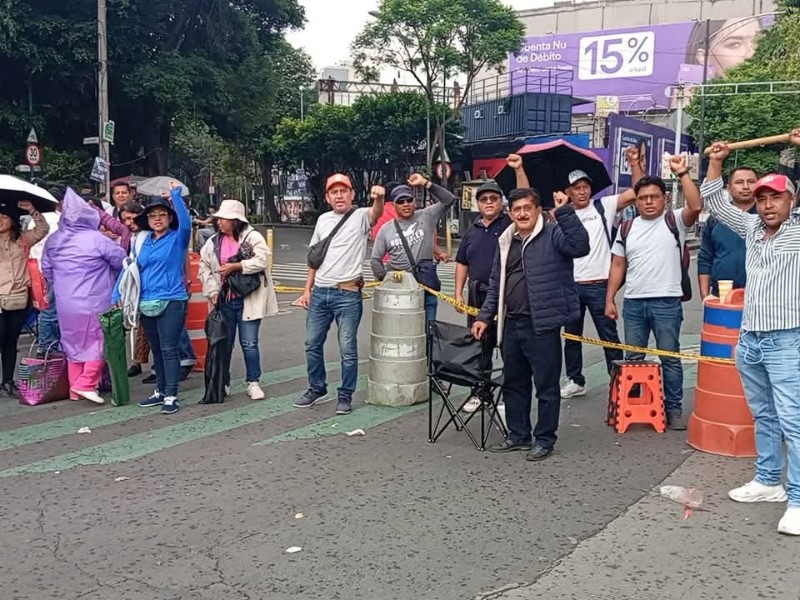 CNTE da marcha atrás: continúa el paro y plantón nacional