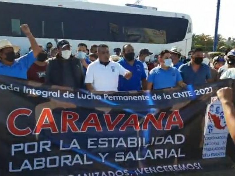 CNTE emprende caravana a la CDMX con amago de plantón