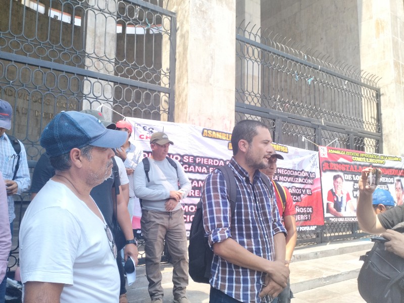 CNTE en paro indefinido, toman Congreso del Estado