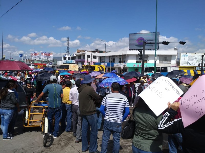 CNTE encabeza en Morelia marcha por Ayotzinapa