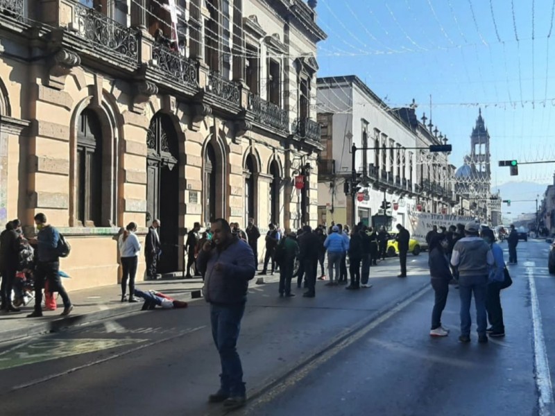 CNTE inicia con bloqueo frente al Congreso en Morelia
