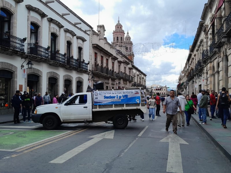 CNTE se manifiesta frente al Congreso del Estado