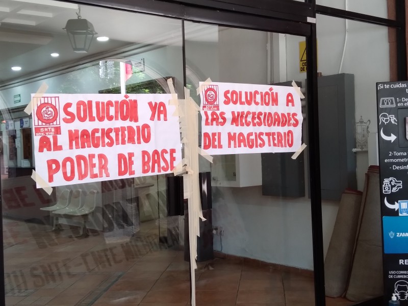 CNTE toma alcaldías en Michoacán, mañana tomarán opinas de rentas