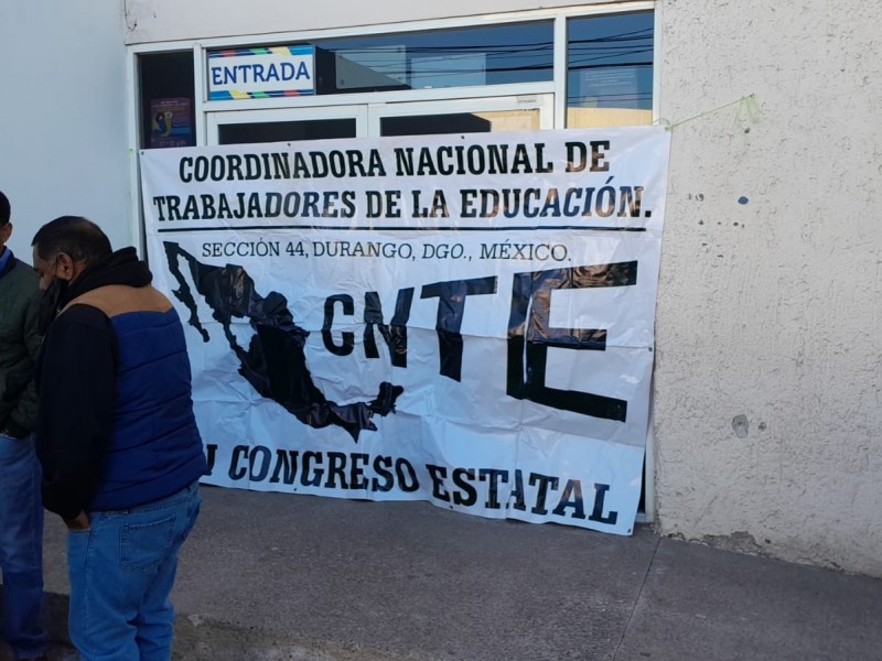 CNTE tomo oficinas de Secretaria General de Gobierno