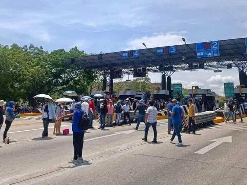 CNTE volvió a tomar la caseta de cobro de Chiapa de Corzo