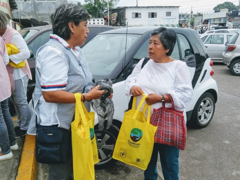 Coadyuvan en disminución del uso de plástico