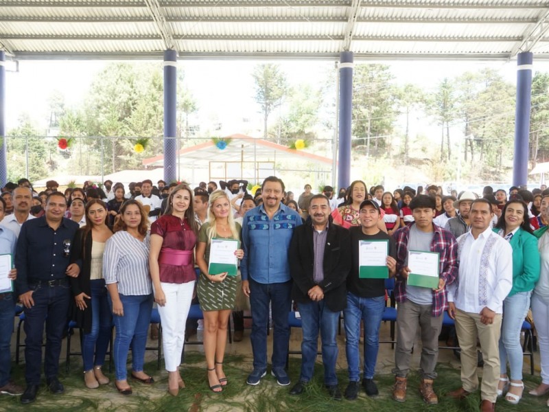 Cobach realiza foro de egresados en Plantel 57 Chamula