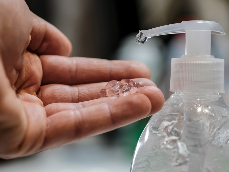 Coepriss alerta sobre marcas de gel antibacterial con metanol