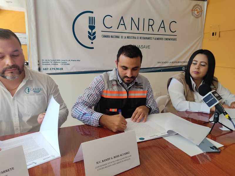 Coepriss y Canirac firman convenio para regularizar establecimientos