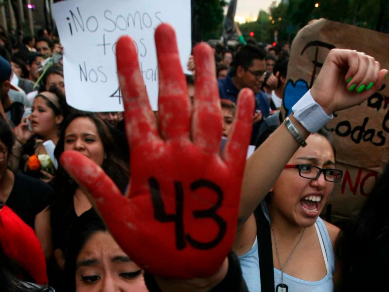 Coinciden activistas y estudiantes en desmilitarizar País en conmemoración de caso Ayotzinapa.