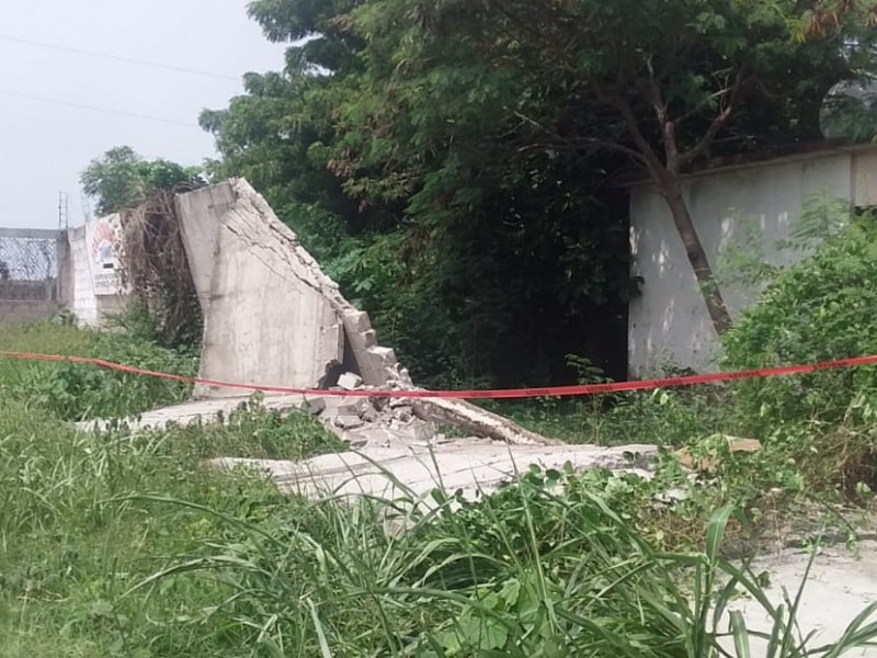 Colapsa barda del Pimpollo en Juchitan por sismo