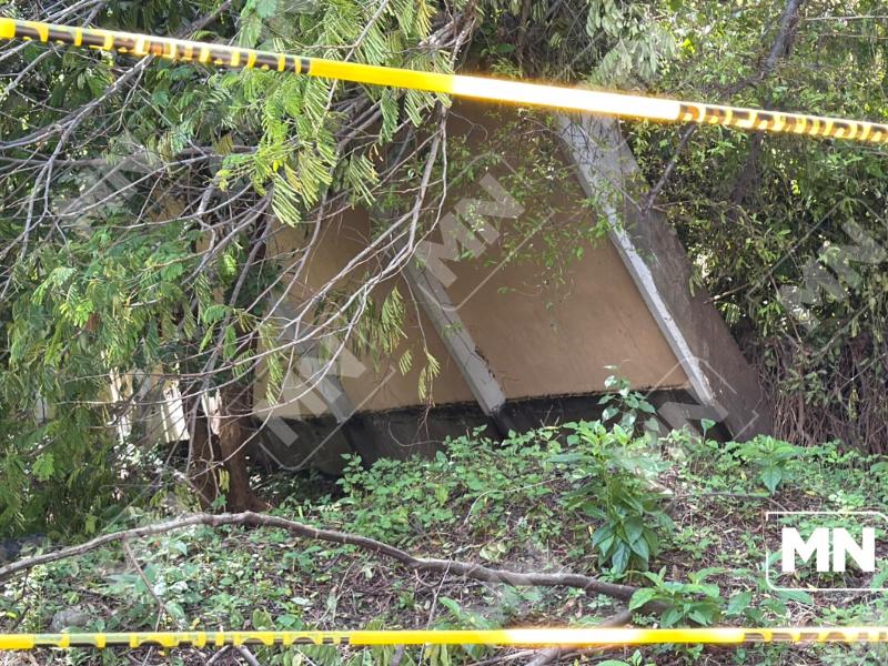Colapsa barda y otros daños en escuelas de Zihuatanejo